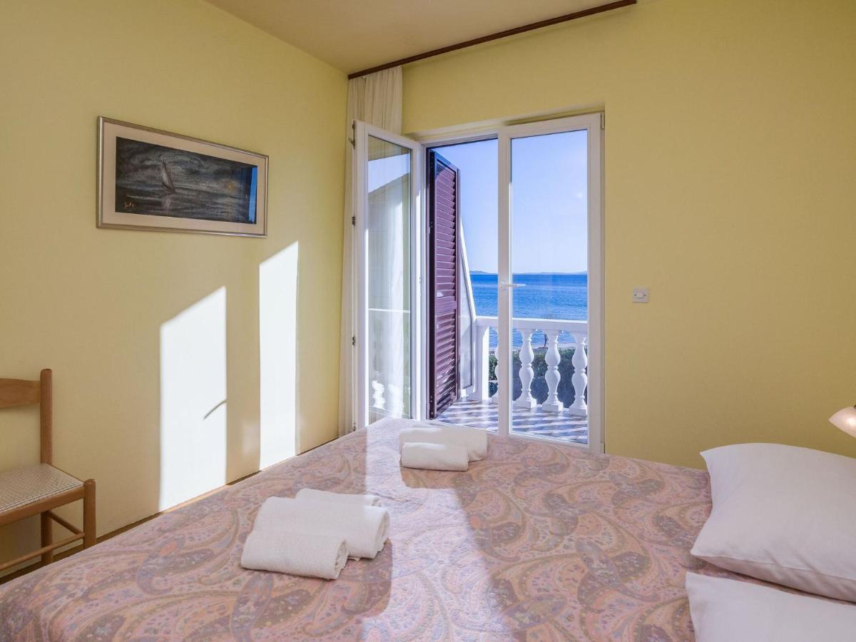 Apartments In House Liveric, In Vir At The Beach Exterior foto